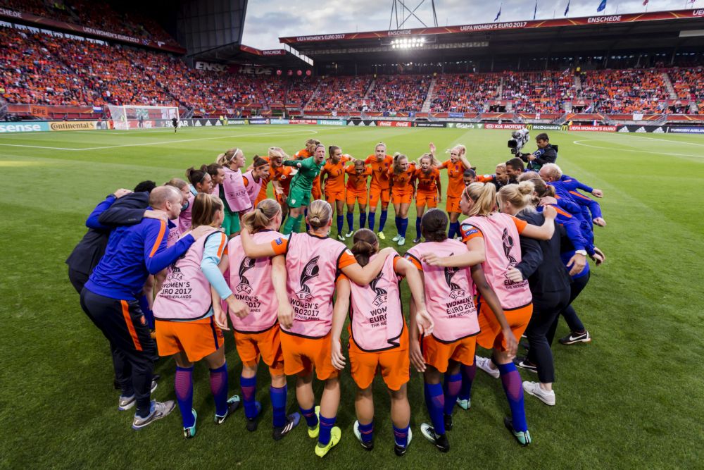 Dit is de selectie waarmee Oranje Leeuwinnen een WK-ticket moet gaan afdwingen