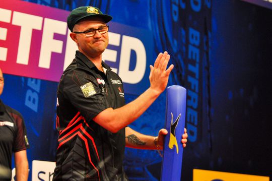 Dit is waarom er ook Australiërs mogen darten op het EK darts