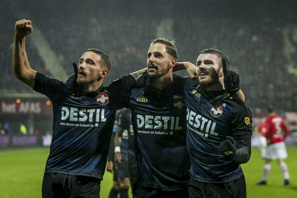 Willem II wint dankzij dubbelslag Sol van tandenloos AZ