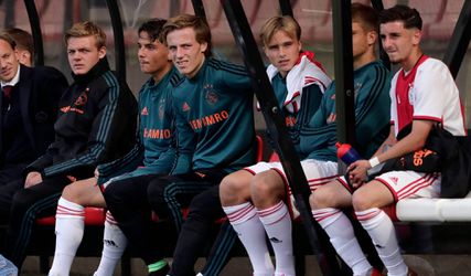 🎥 | Wisseltruc Heitinga werkt en Ajax O19 na pingels door in Youth League