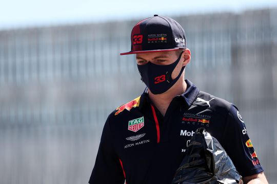 Verstappen tekent op Silverstone al voor een halve seconde achterstand op Mercedes