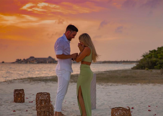 📸 | JA! Ajacied Nicolás Tagliafico gaat trouwen met grote liefde Caro Calvagni