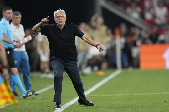 José Mourinho krijgt zoveelste boete na beledigen van scheidsrechter