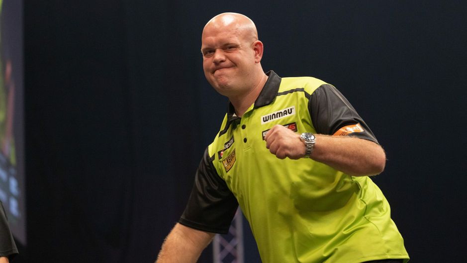Michael van Gerwen wint easy van Madars Razma in kwartfinale Nordic Darts Masters