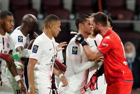 Provocerende Kylian Mbappé moet nederiger zijn: 'Zal zich anders moeten gedragen'