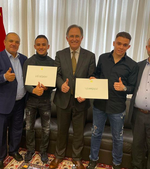 📸 | Marokkaanse koning feliciteert kickboksers Mohammed Jaraya en Zakaria Zouggary