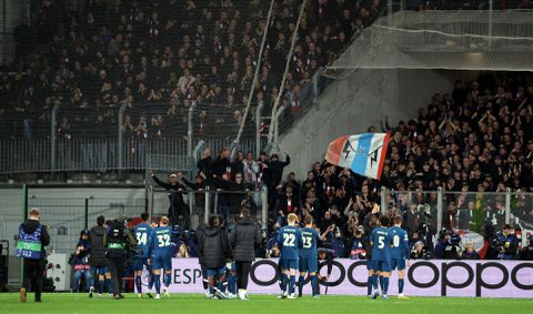 PSV deelt stadionverboden uit na rellen in Lens: 'Je benadeelt de club en medesupporters'