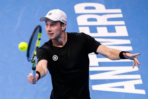 Nederlandse toptennissers Tallon Griekspoor en Botic van de Zandschulp winnen in Stockholm en Antwerpen
