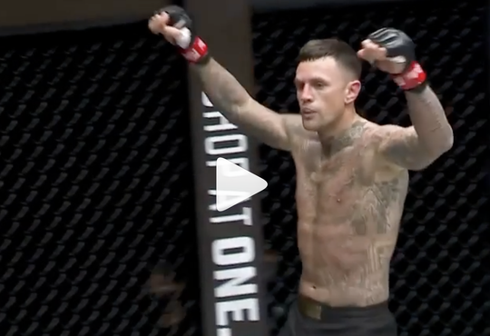 🎥 | Nieky Holzken trapt muay thai-legende neer: 'Ik ben nog steeds de nummer 1'