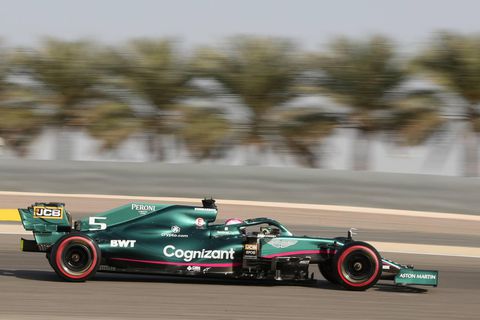 Sebastian Vettel heeft nú al een straf aan zijn broek hangen: achteraan starten in Bahrein