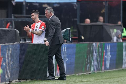 Feyenoord-trainer Arne Slot verwacht Marcos Senesi te kunnen gebruiken in Conference League