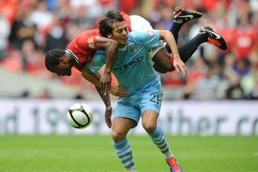 Manchester City geeft naast Kompany ook David Silva een standbeeld bij het stadion