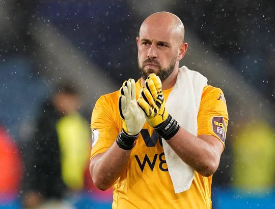 Aston Villa-keeper Reina vecht tegen corona: 'Ik kreeg 25 minuten lang geen lucht’