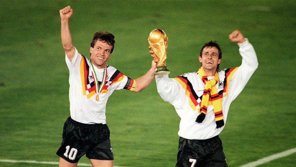 Duitsland gaat in dit nieuwe 'WK 1990-tenue' spelen (foto)