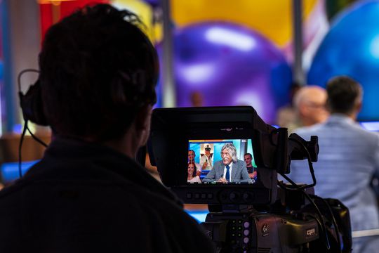 Veronica Inside-mannen lachen om liedje Jeroen van der Boom: 'Hij is toch geen 16?'