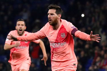 Koning Messi toont wereldklasse en schiet Barça langs Espanyol in voetbalshow (video's)