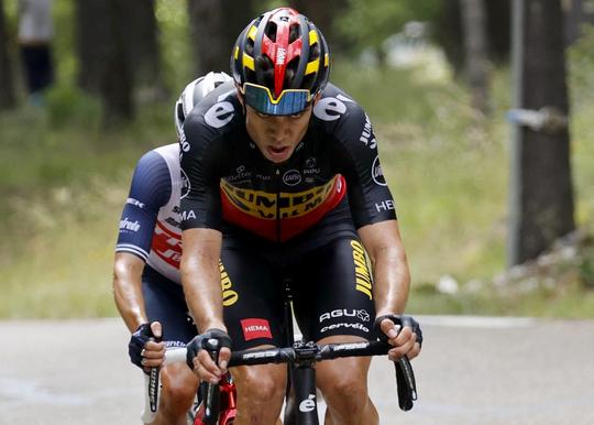 Wout van Aert wint! De Belg gaat als snelste 2 keer de Mont Ventoux op