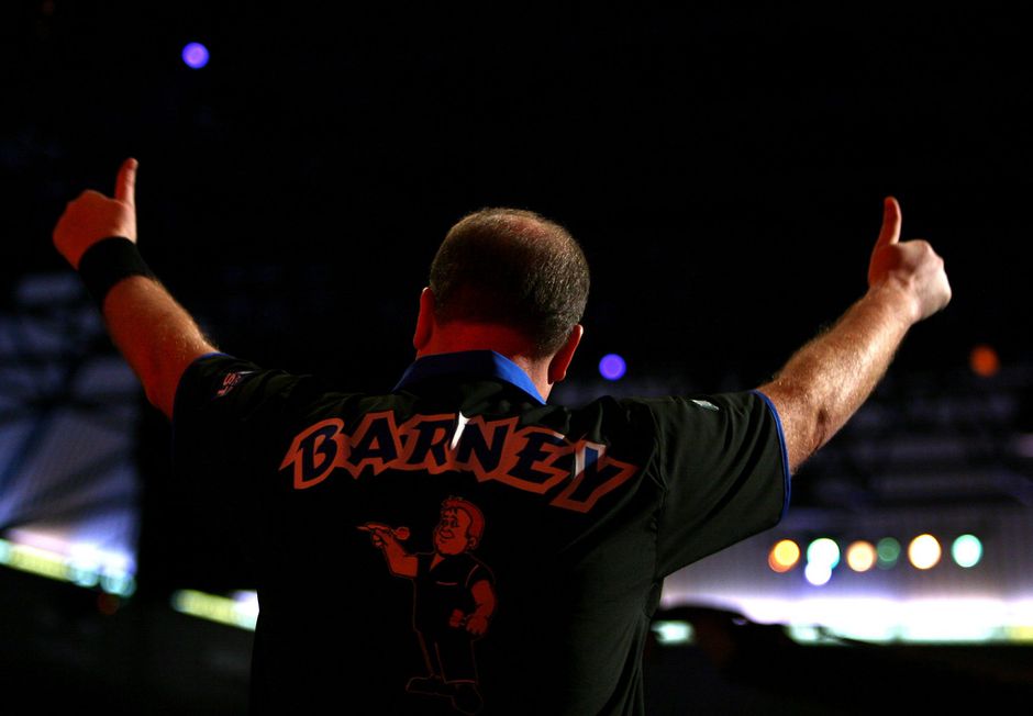 Van Barneveld gaat in de zoektocht naar geluk voor 2019 terug naar zijn 'roots' (foto)