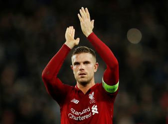 Liverpool-fans schelden captain Henderson de huid vol: 'Je bent de slechtste aanvoerder ooit'