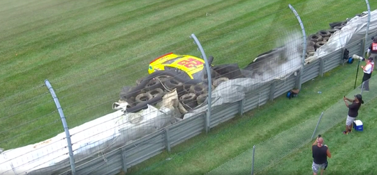 🎥 | Chaos bij NASCAR Cup Series: crash zorgt voor kleine kettingreactie