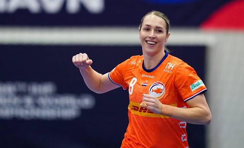 Nederlandse handbalsters doen hun plicht op verloren WK: belangrijke vijfde plek is binnen