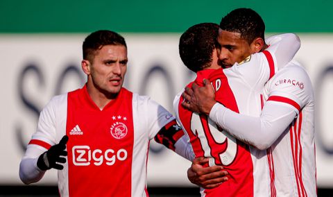 Haller bezorgt Ajax moeizame zege in Limburg