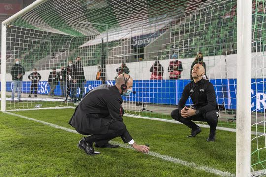 🤦‍♂️ | Doel van Zwitserland is 10 centimeter te hoog, WK-kwalificatiewedstrijd uitgesteld