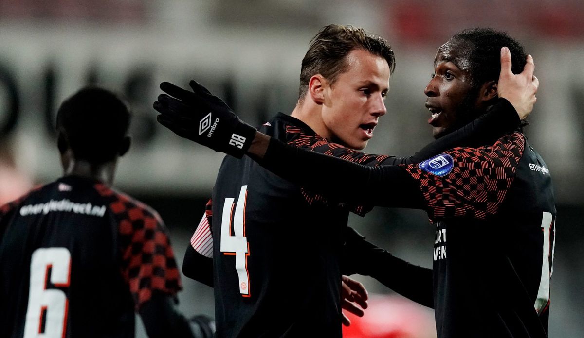 Racisme in de KKD: Jong PSV-aanvaller deze keer het slachtoffer