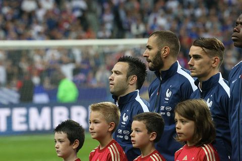 Mathieu Valbuena in de rechtbank over Karim Benzema: 'Het voelde alsof hij mij bang wilde maken'