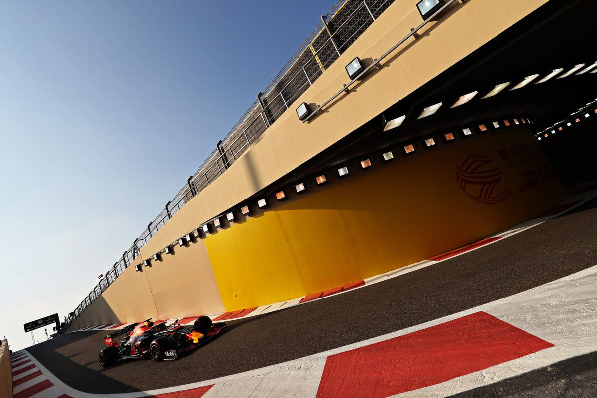 🎥 | Regels in Abu Dhabi aangescherpt door controversiële Max Verstappen: 'Ze reden allemaal te langzaam'