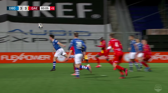 🎥 | Go Ahead pakt puntje in Den Bosch door dit knullige eigen doelpunt