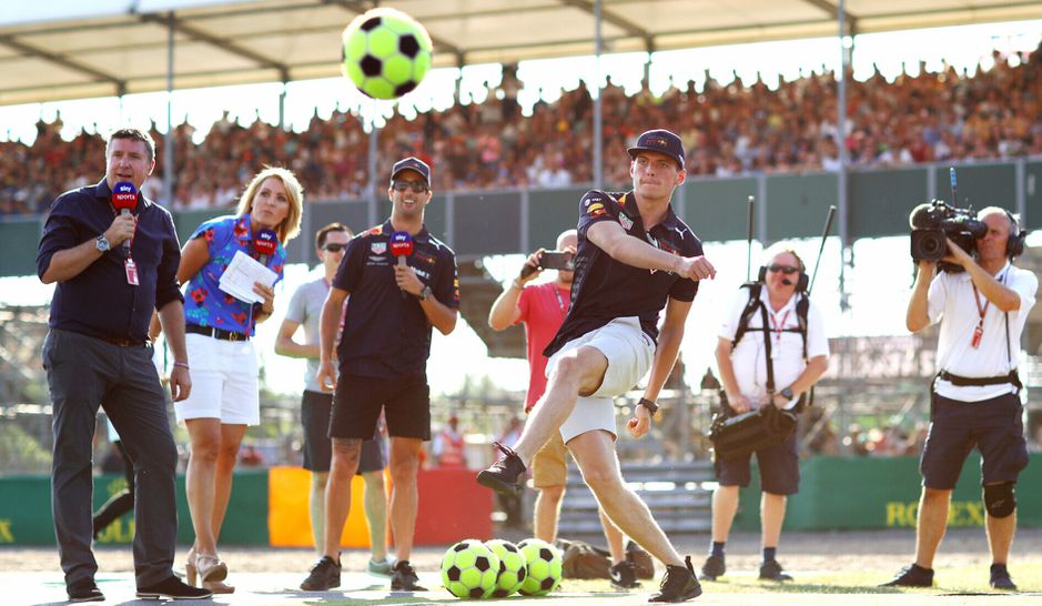 Max Verstappen voetbalt voor amateurclub Neerkandia!