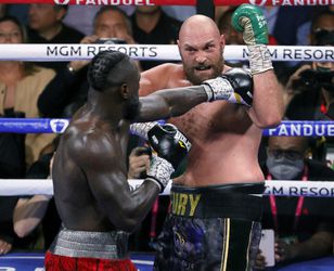 🎥 | Tyson Fury kreeg geen handje van Deontay Wilder: 'Ik respecteer je niet'