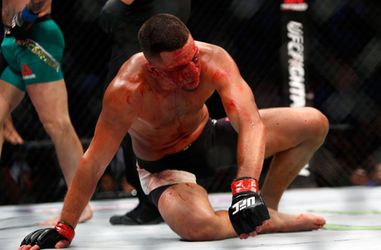 Nate Diaz lacht uitdager uit en aapt Conor McGregor na: 'Wie de fuck ben jij?'