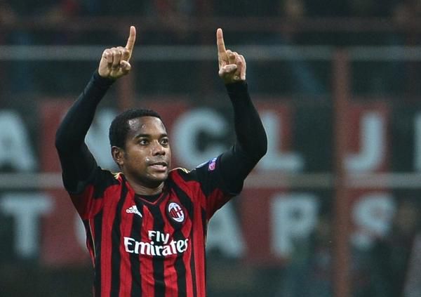 Robinho voorlopig toch niet naar Santos: moet hij toch de bak in voor groepsverkrachting?