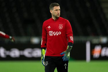 '1 april-deadline': Ajax zegt contract Maarten Stekelenburg formeel op