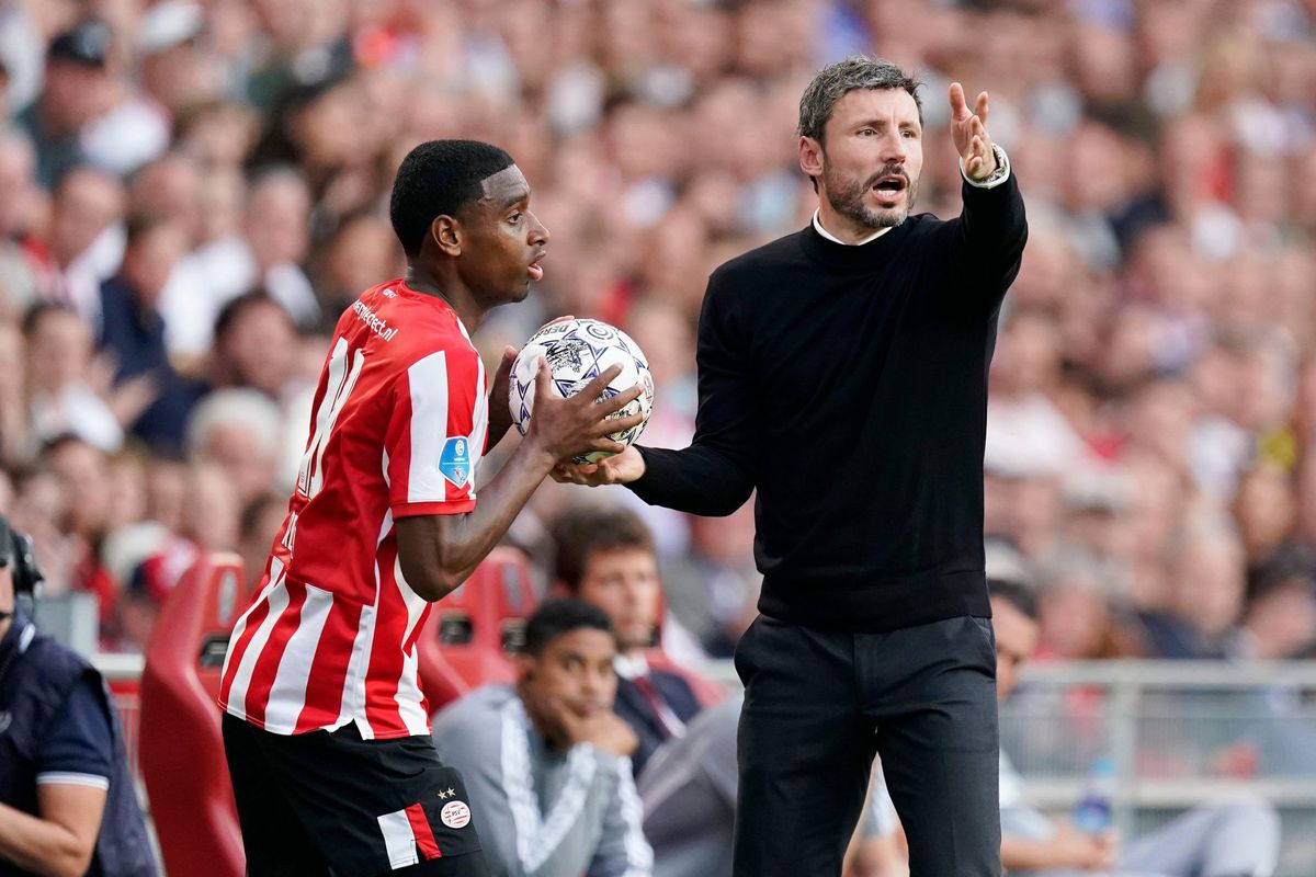 Van Bommel over kritiek op spelers: 'Daar leer je van'