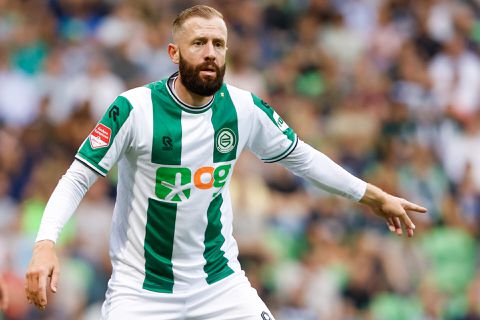 FC Groningen-spits Kevin van Veen krijgt excuses van NAC na verschrikkelijk gebaar van fan