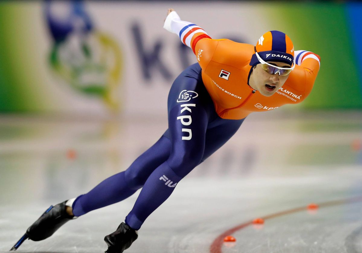 Russen domineren eerste 500 meter bij wereldbeker schaatsen