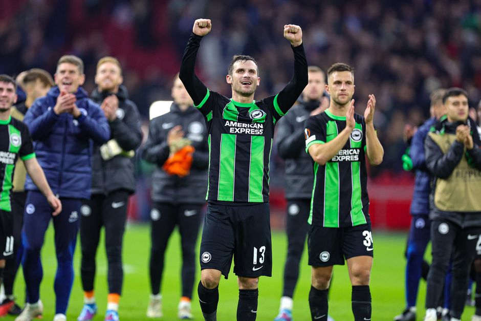 Engelse media verbaasd en enthousiast: 'Onthoud de dag dat Brighton Amsterdam veroverde'
