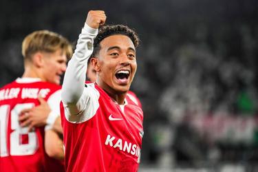 Ajax en AZ hofleveranciers Jong Oranje, Ryan Gravenberch mag thuis blijven