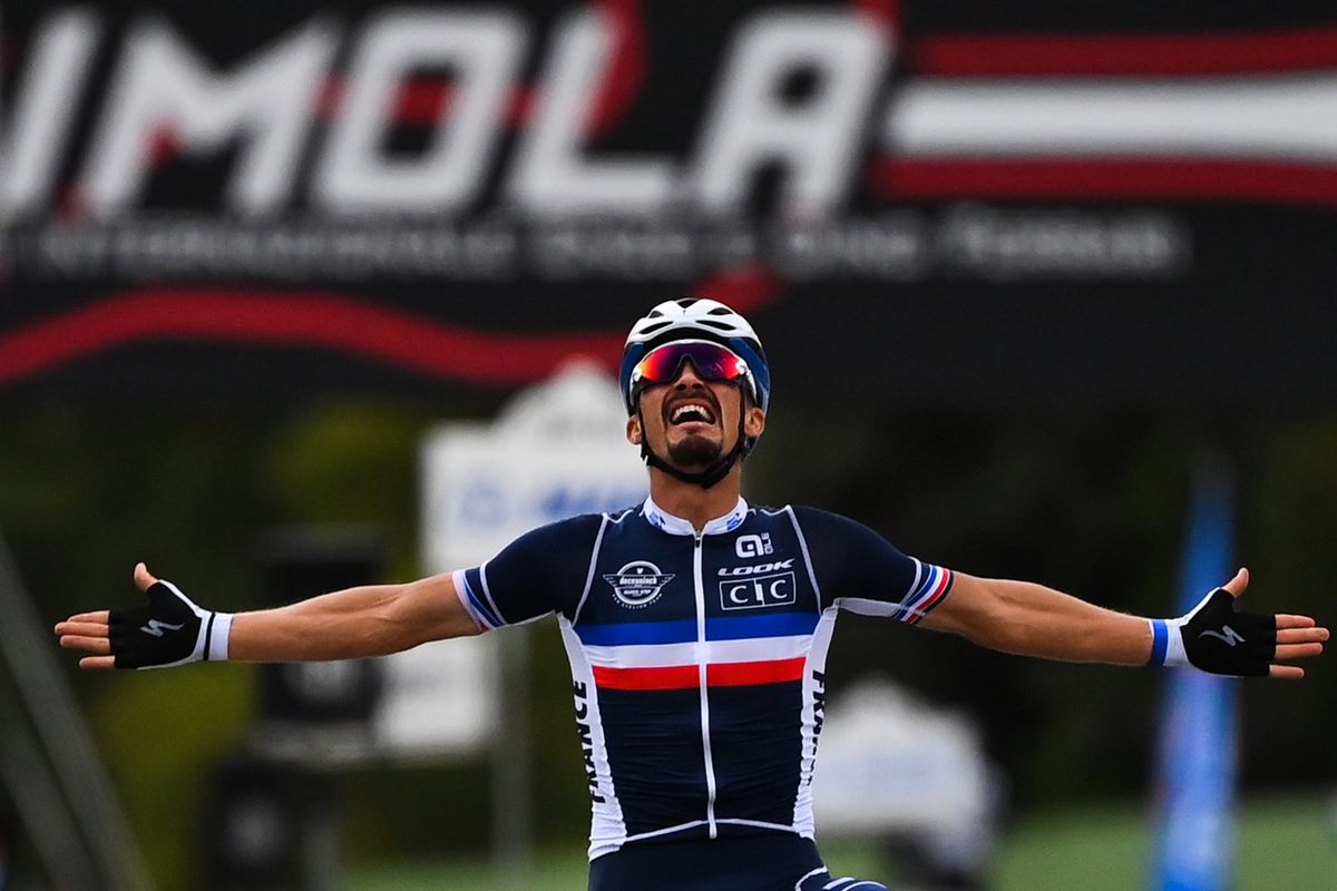 Julian Alaphilippe wereldkampioen op de weg, bijrol voor Tom Dumoulin in Imola