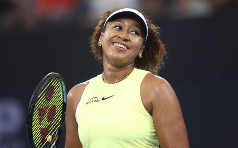 Naomi Osaka wint haar 1e tennispartij als moeder, na 15 maanden afwezigheid