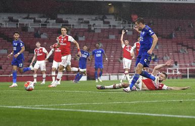 🎥 | Rode kaart kost Arsenal de zege, Vardy bezorgt Leicester een punt