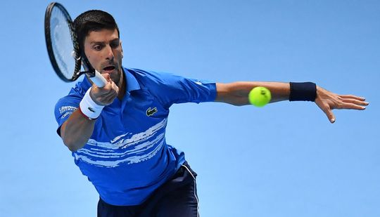 🎥 | Novak Djokovic doet spartaanse training en gaat uit stand hordelopen