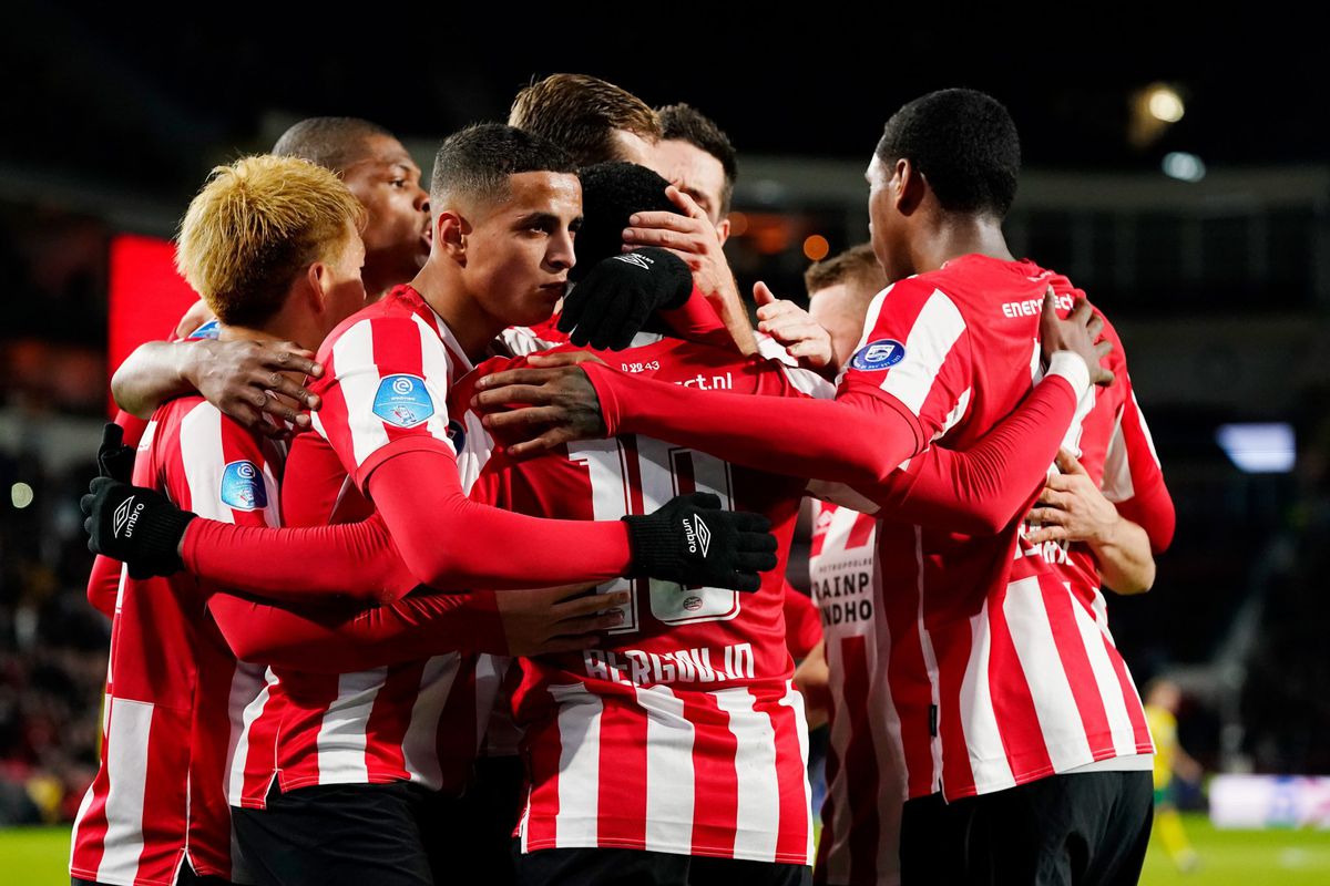 PSV en Van Bommel kunnen opgelucht ademhalen na ruime zege op Fortuna