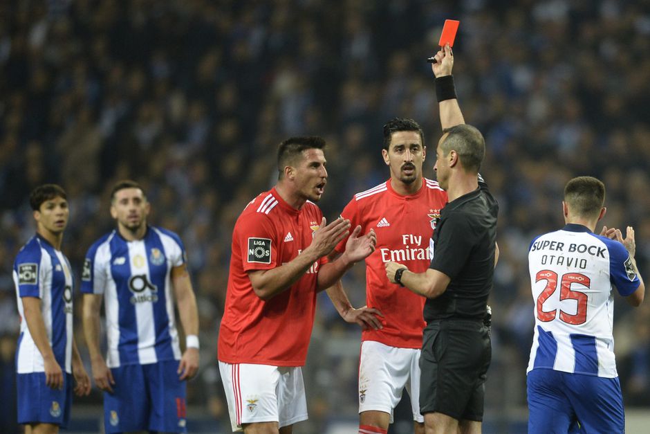 Voorspellen maar: hoeveel kaarten vallen er in de Portugese bekerfinale?