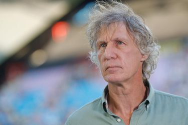 Verbeek stopt ermee: 'Adelaide kan me geen garantie geven of er voetbal is volgend seizoen'