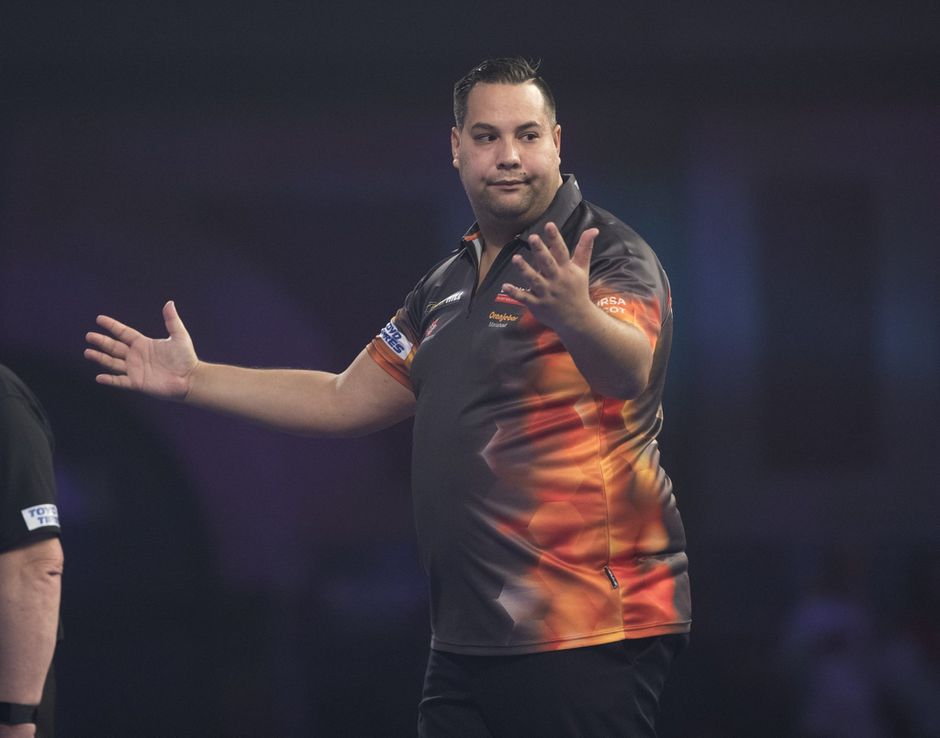 Jermaine Wattimena verslaat Co Stompé in finale Texel Darts Trophy