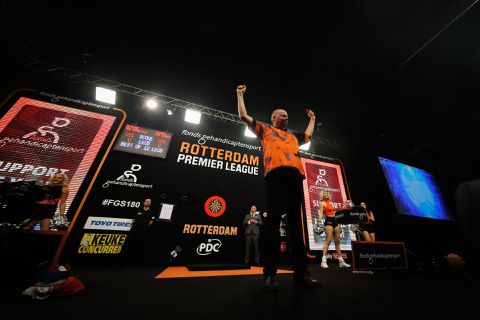 Barney dartte de meeste Premier League-wedstrijden: 7 darters gooiden er meer dan 100